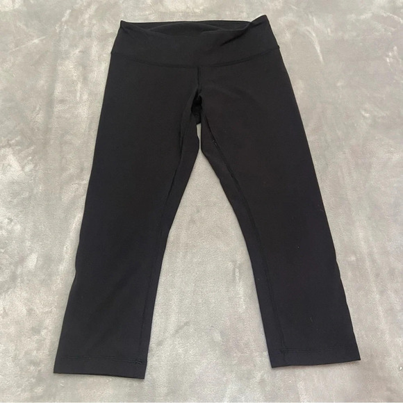 Lululemon wunder under crop solid black 21350 - Picture 2 of 9